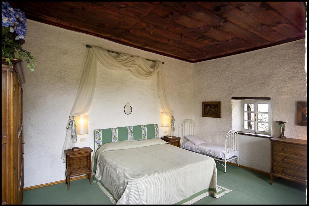 Agriturismo Famiglia Al Castello Di Bagnolo Bagnolo Piemonte Habitación foto
