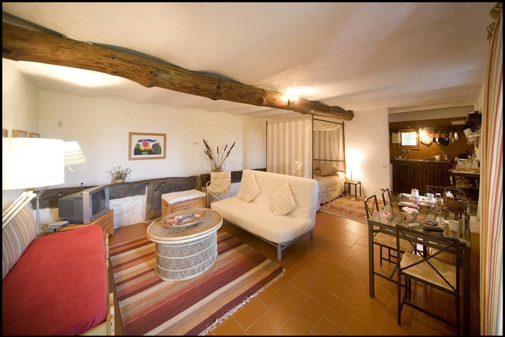 Agriturismo Famiglia Al Castello Di Bagnolo Bagnolo Piemonte Habitación foto